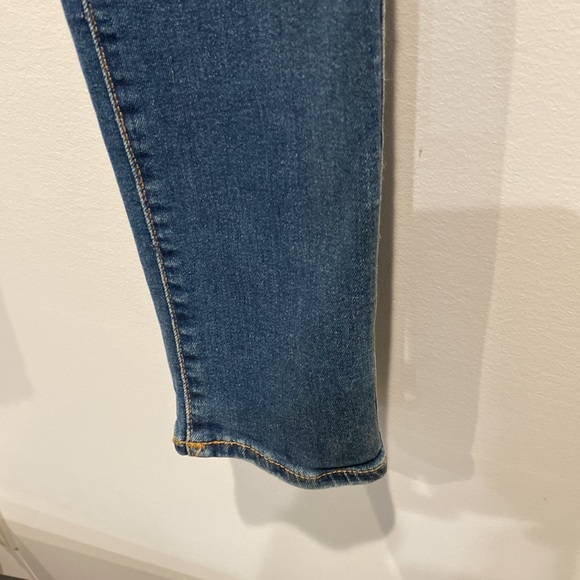 NEW True Religion Women’s Distressed Mid Rise Skinny Jennie Jeans - Picture 4 of 10